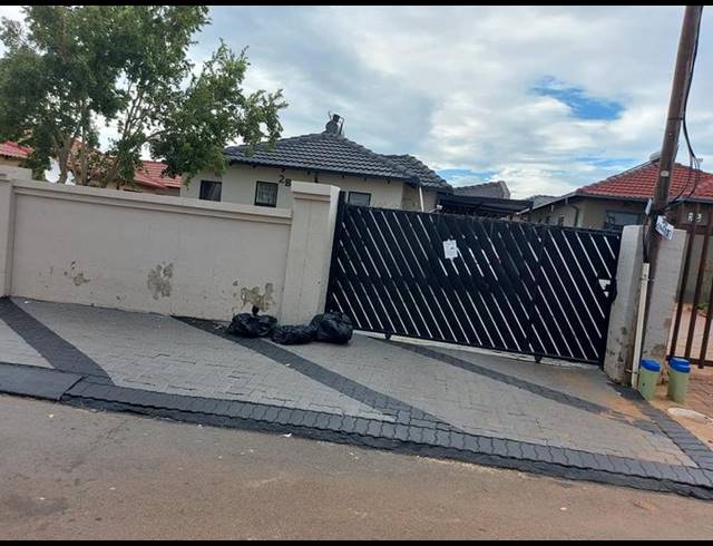 3 BEDROOM PROPERTY TO RENT IN CLAYVILLE